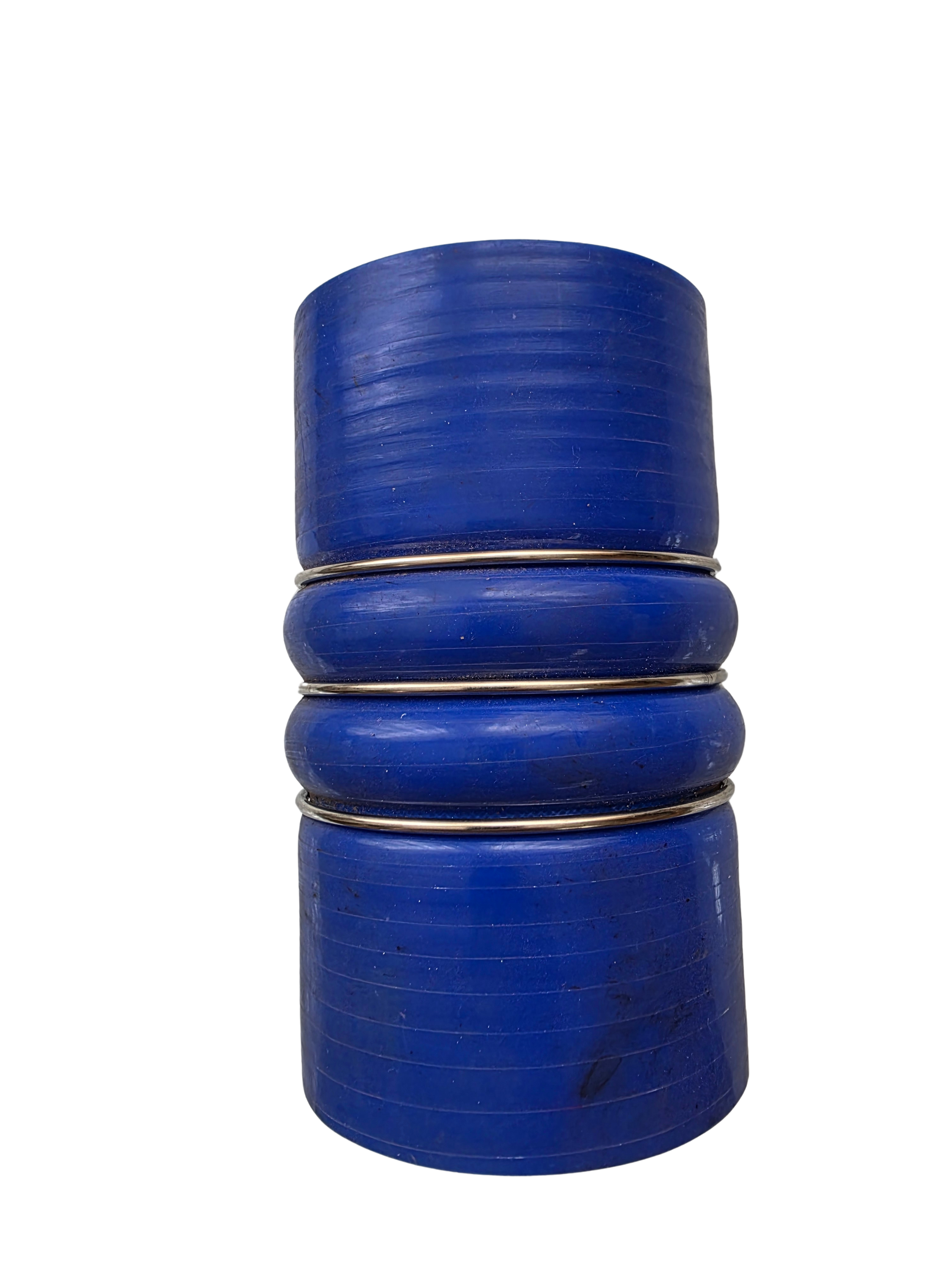 Rig Force RF20550690 silicone charge air cooler hump hose for Volvo and Mack trucks.