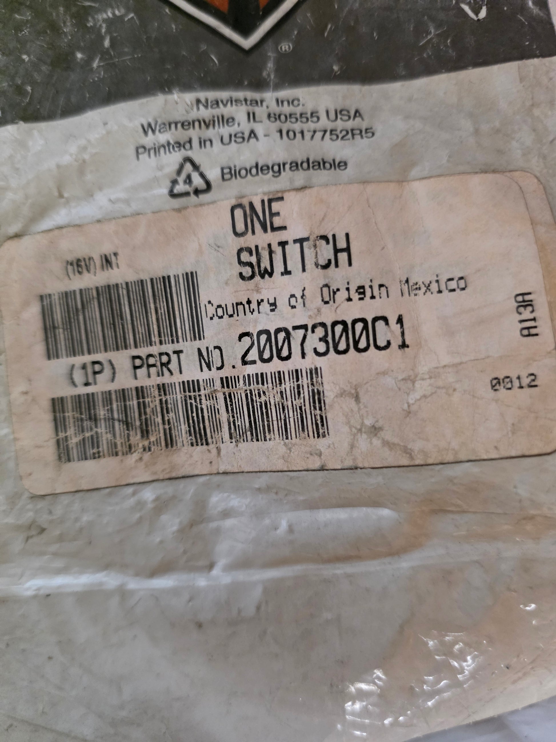 2007300C1 Genuine Navistar International Fog Light Toggle Switch OEM Package w Label