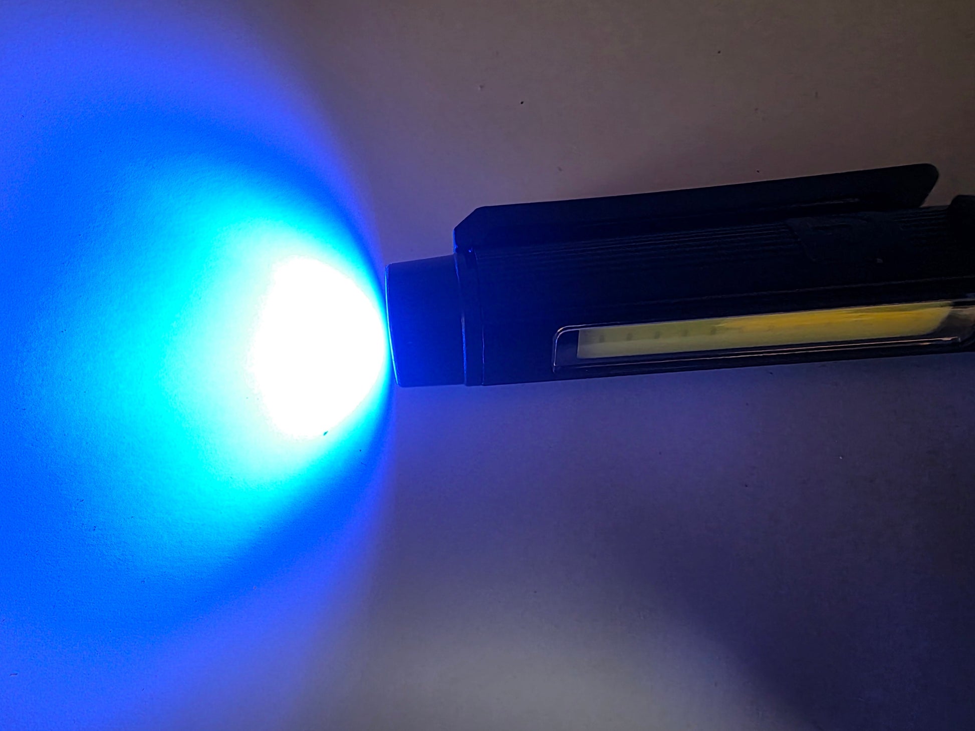 better-viz-1000-lumen-rechargeable-cob-flashlight-with-uv-light, UV Beam View