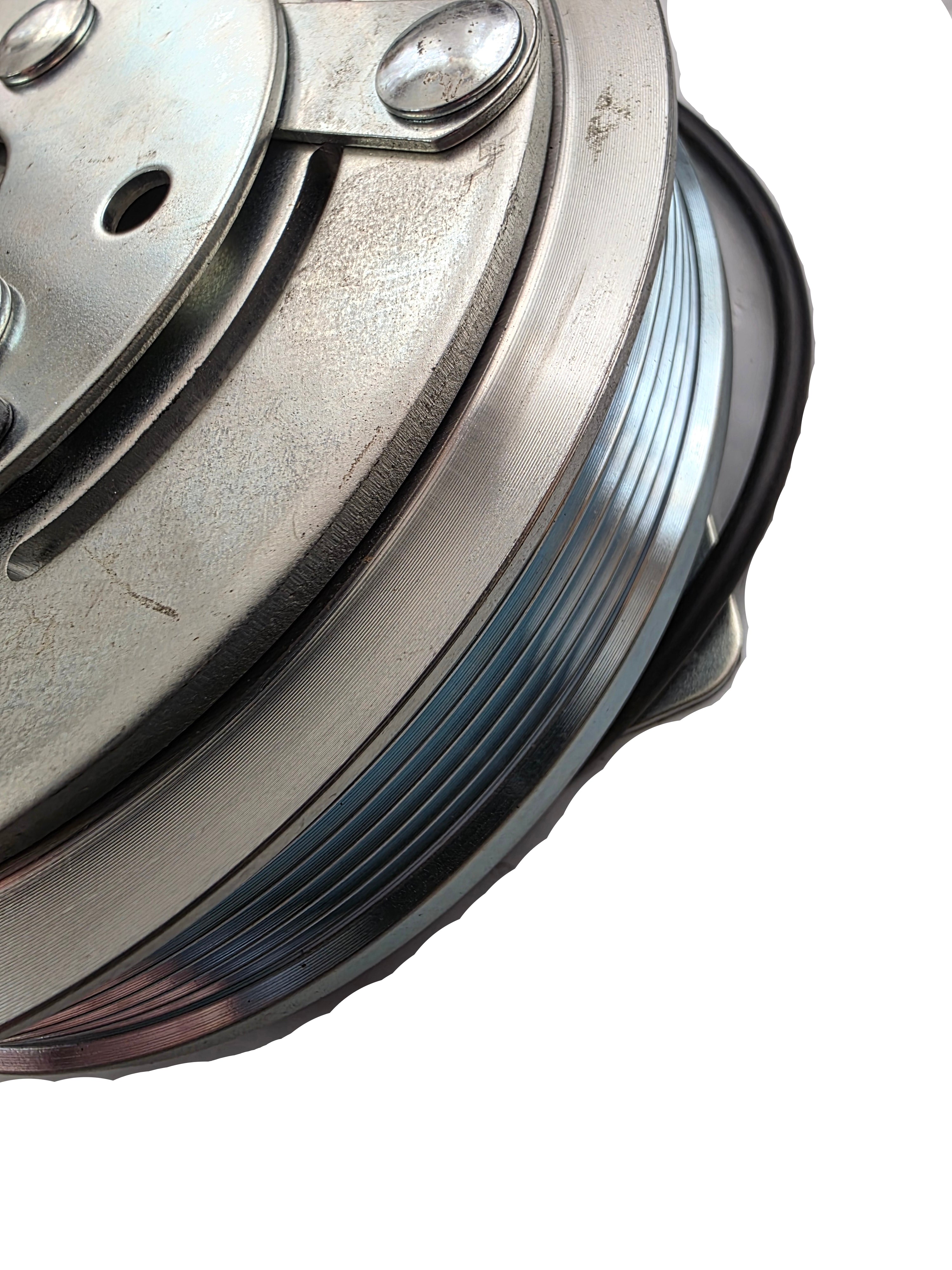 Genuine International 2597637C91 AC Compressor Clutch Drive Pulley (6-Groove, 12V) Hub View