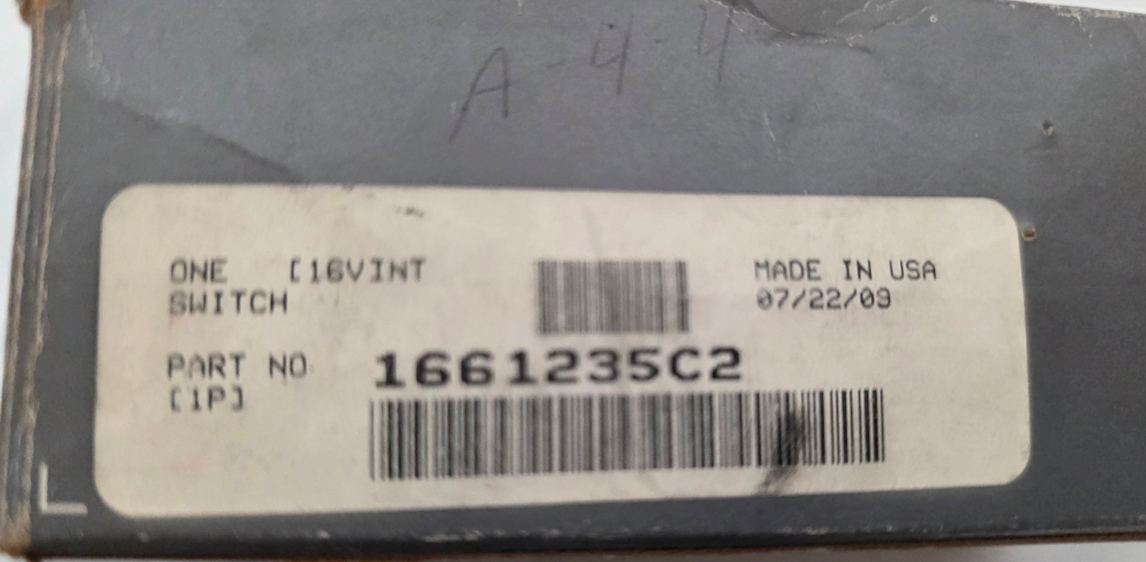  Navistar International clearance light switch OEM Package