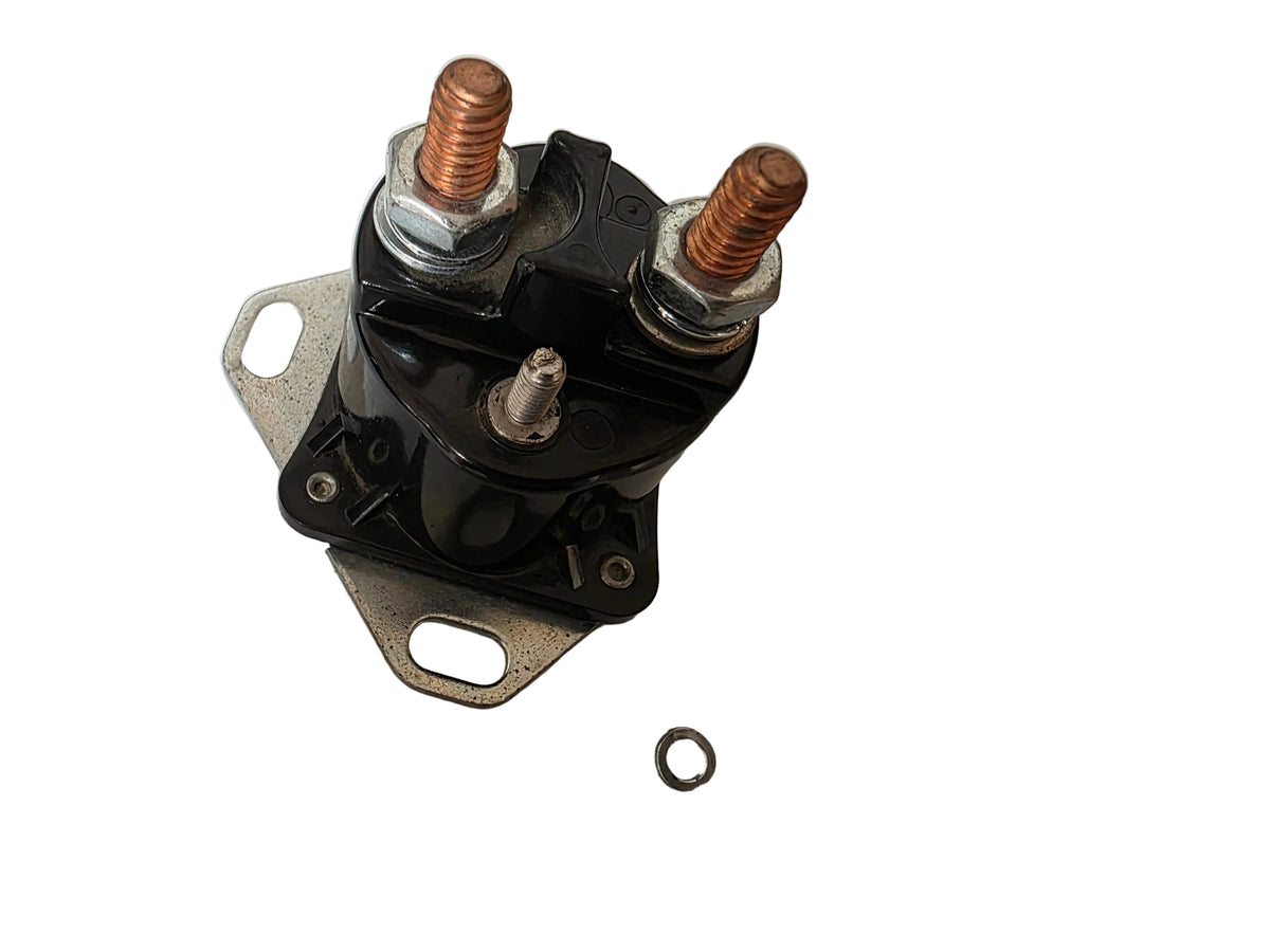 International Navistar 1693479C91 3-Terminal Heavy-Duty Relay Switch 