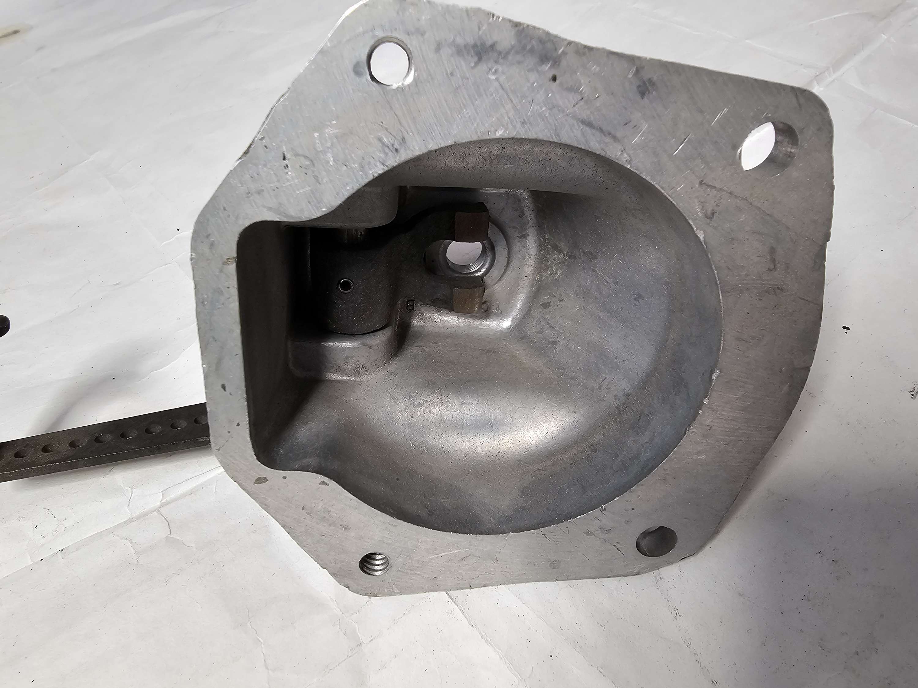 TC422BS1 Wisconsin Housing Governor Assy