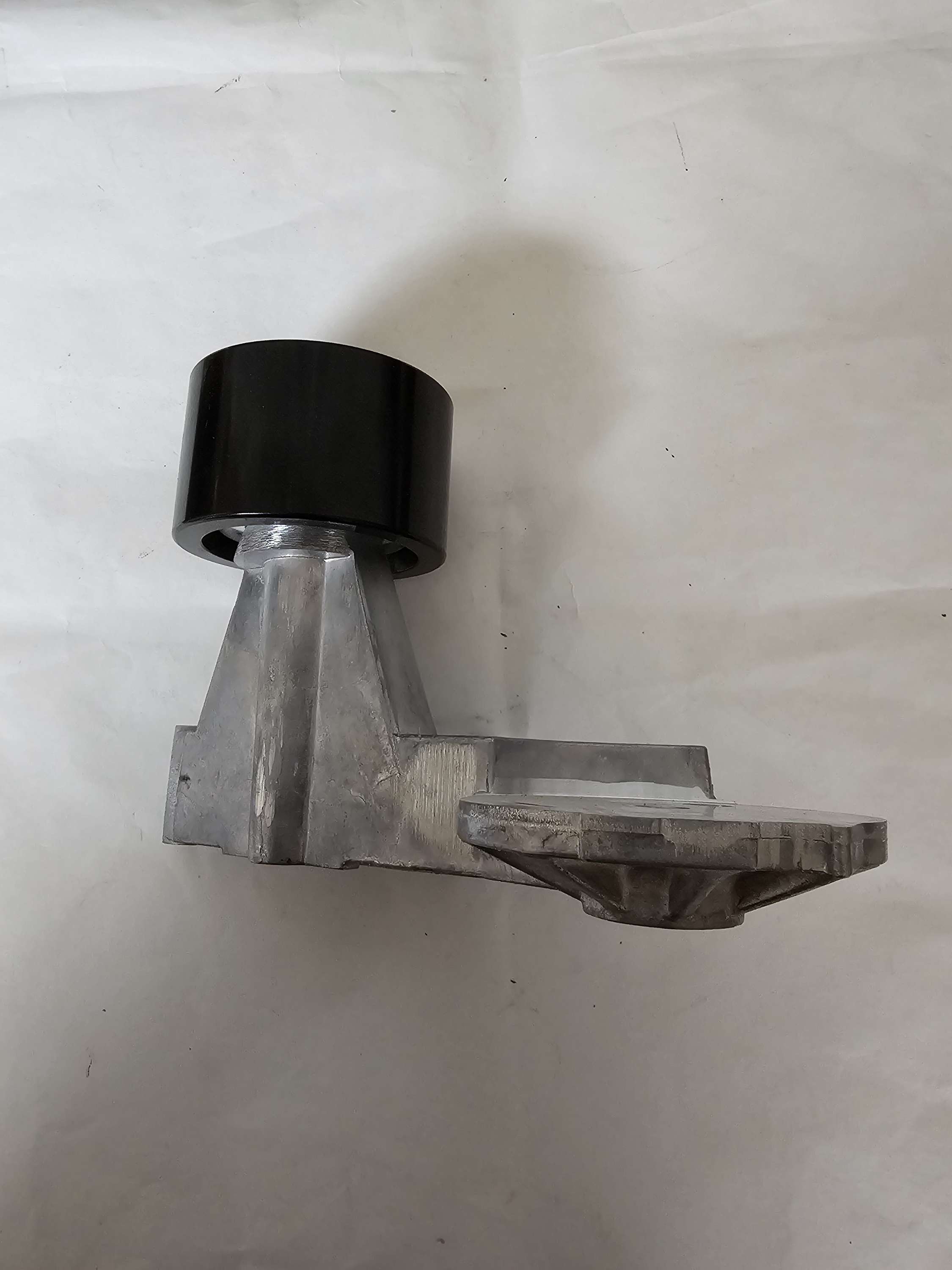 1943947 Pulley Idler Tensioner OEM Paccar