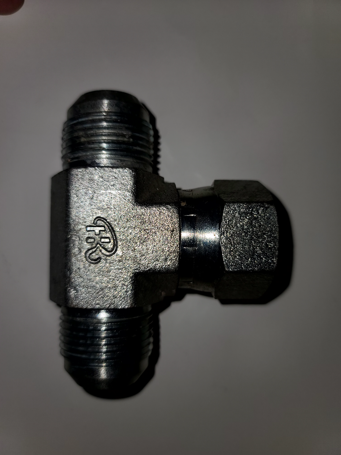 C5707X14X14X14 JIC Branch Swivel Tee