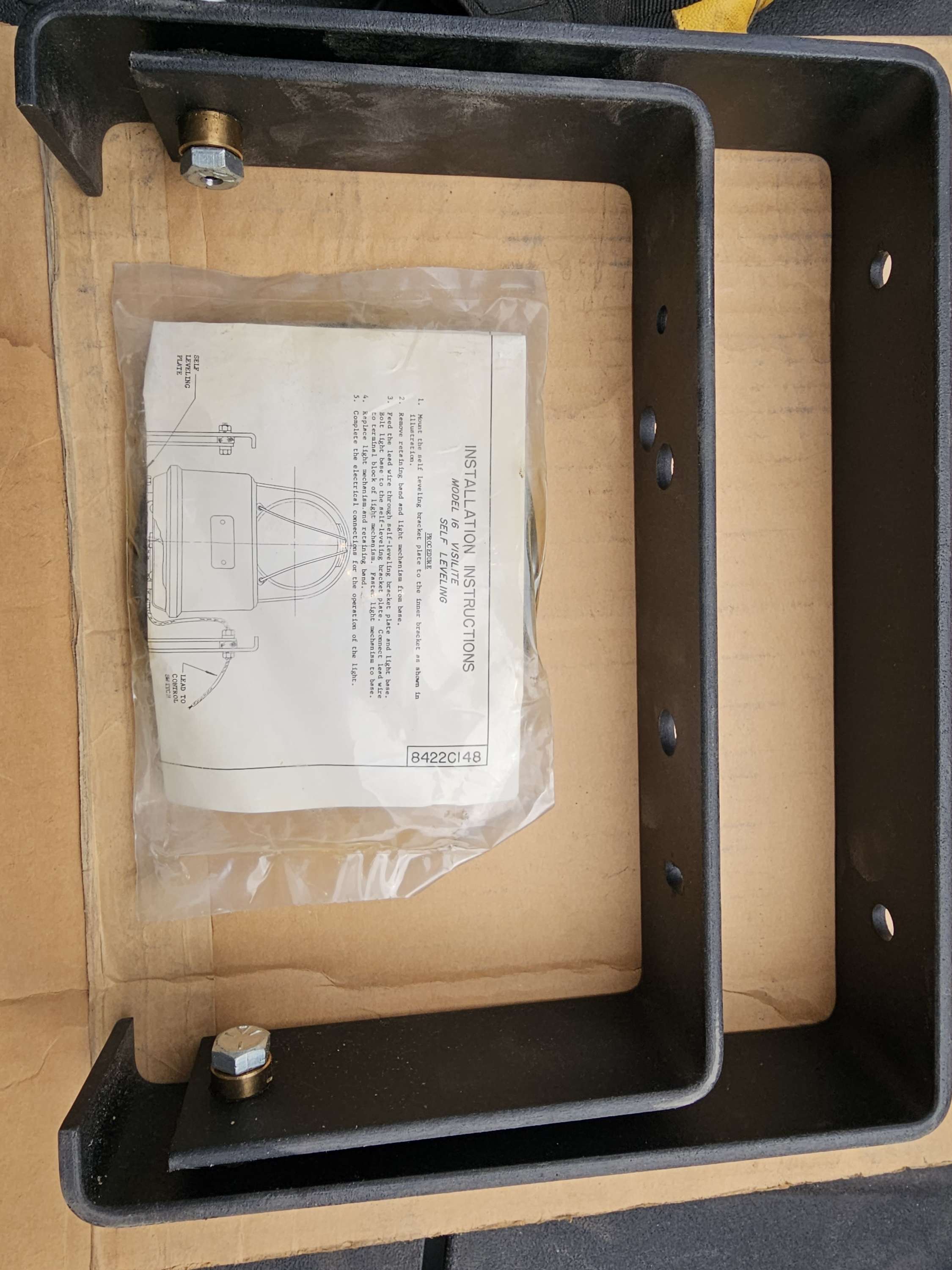 414B Bracket Self Leveling Federal Signal Corp. New