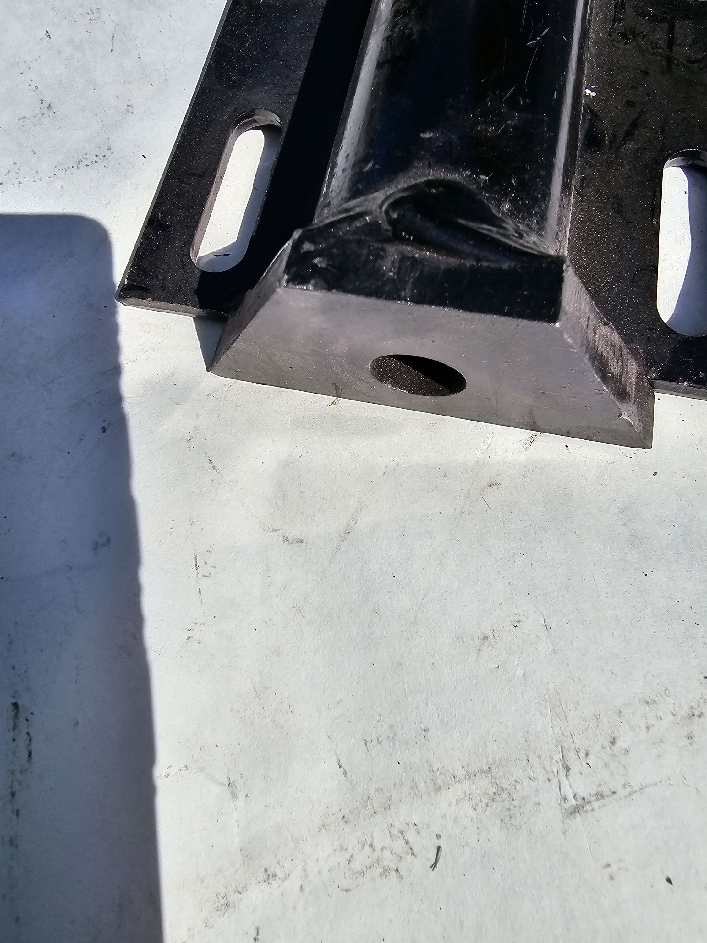 486178C1 Bracket Hood International