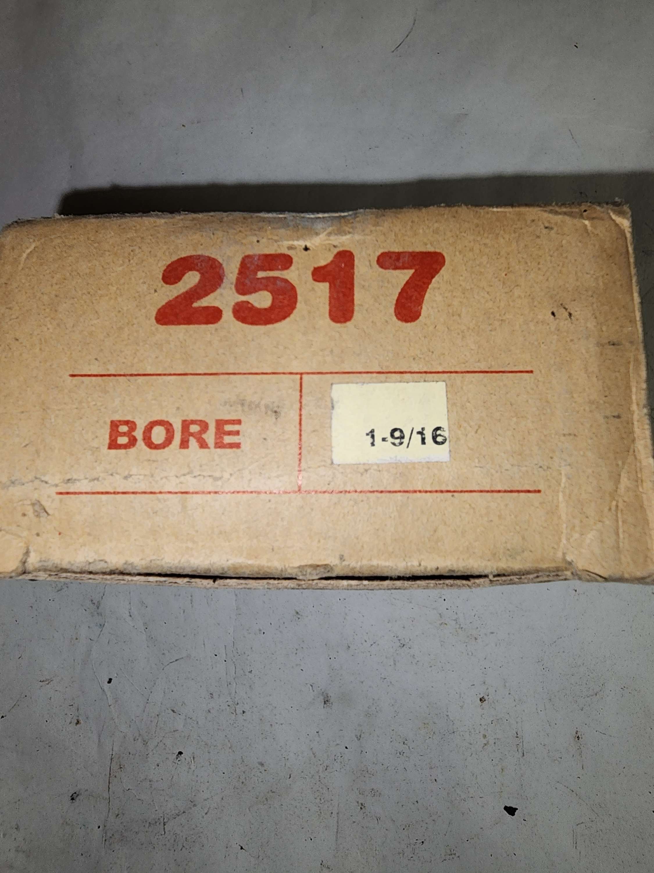2517 1-9/16 Tapered Lock Bushing Keyed Bored