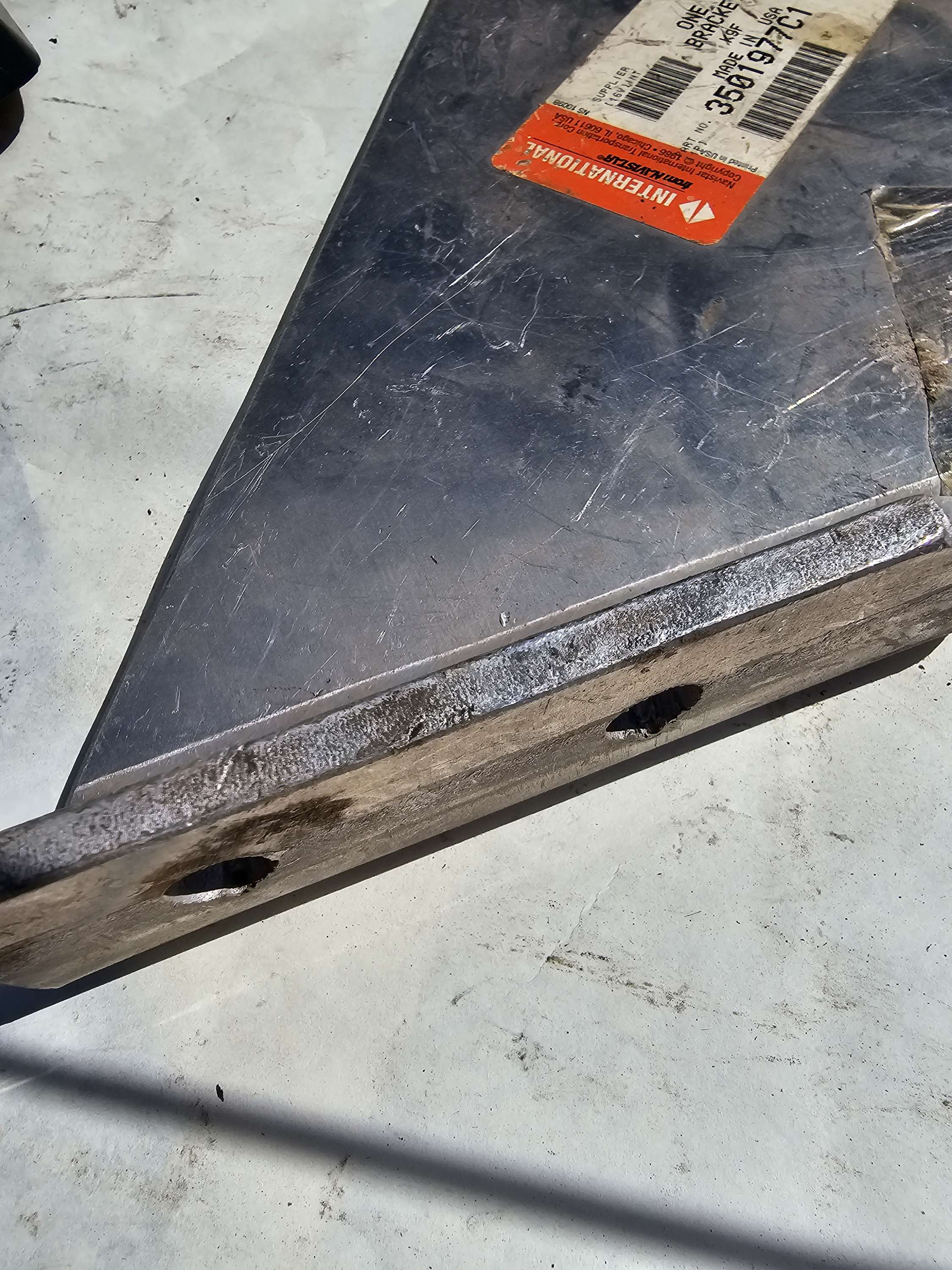 2501977C1 Bracket Mounting Step International