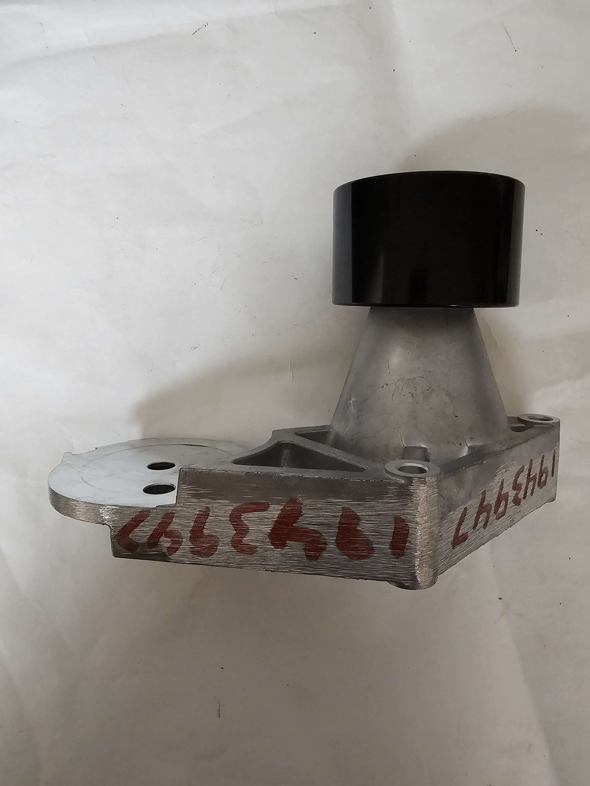 1943947 Pulley Idler Tensioner OEM Paccar