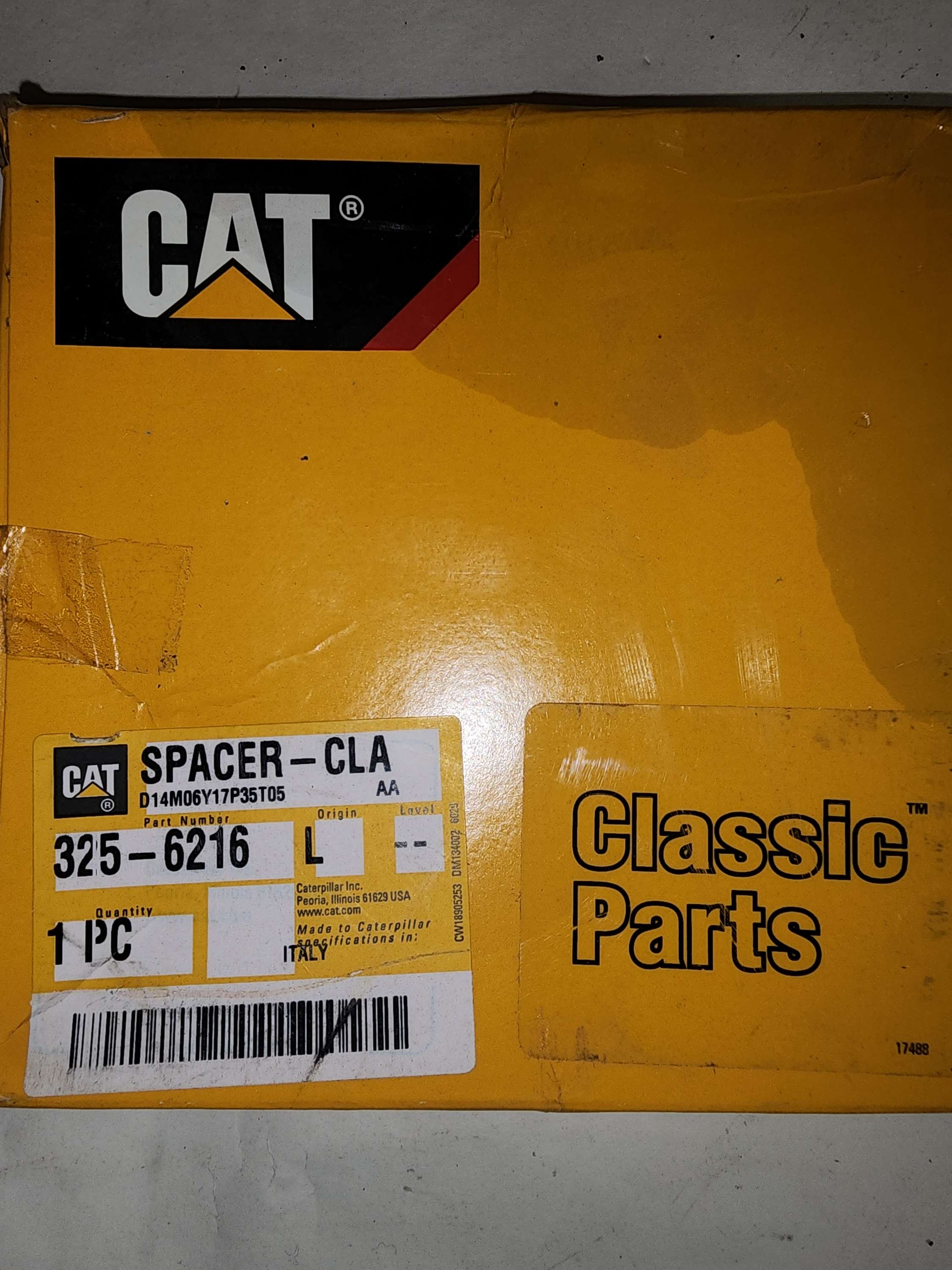 325- 6216 CAT Spacer