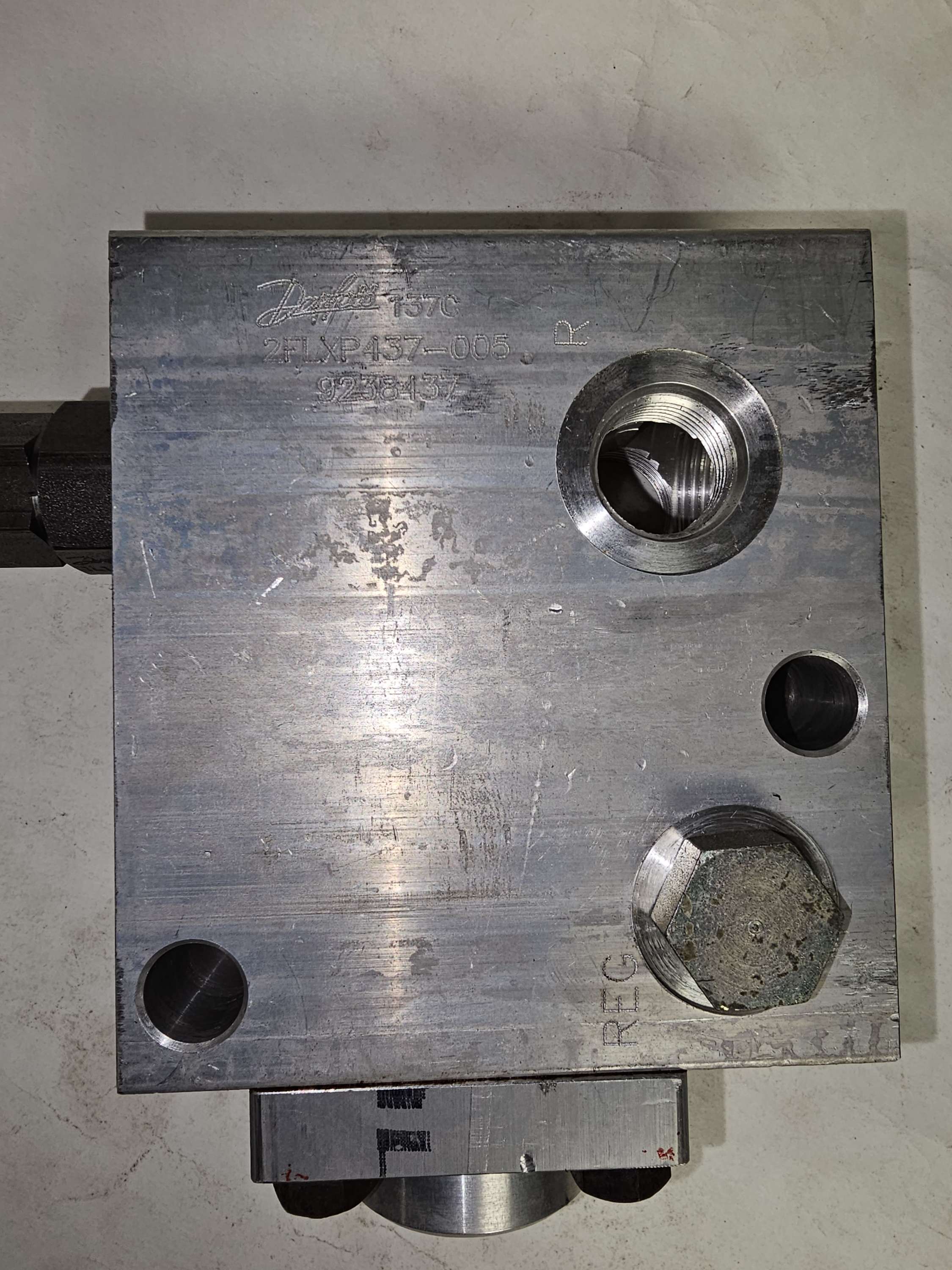 Danfoss 2FLXP437-005 Valve | Euclid-Hitachi E9238437 | 137C Hydraulic Control | OEM NOS