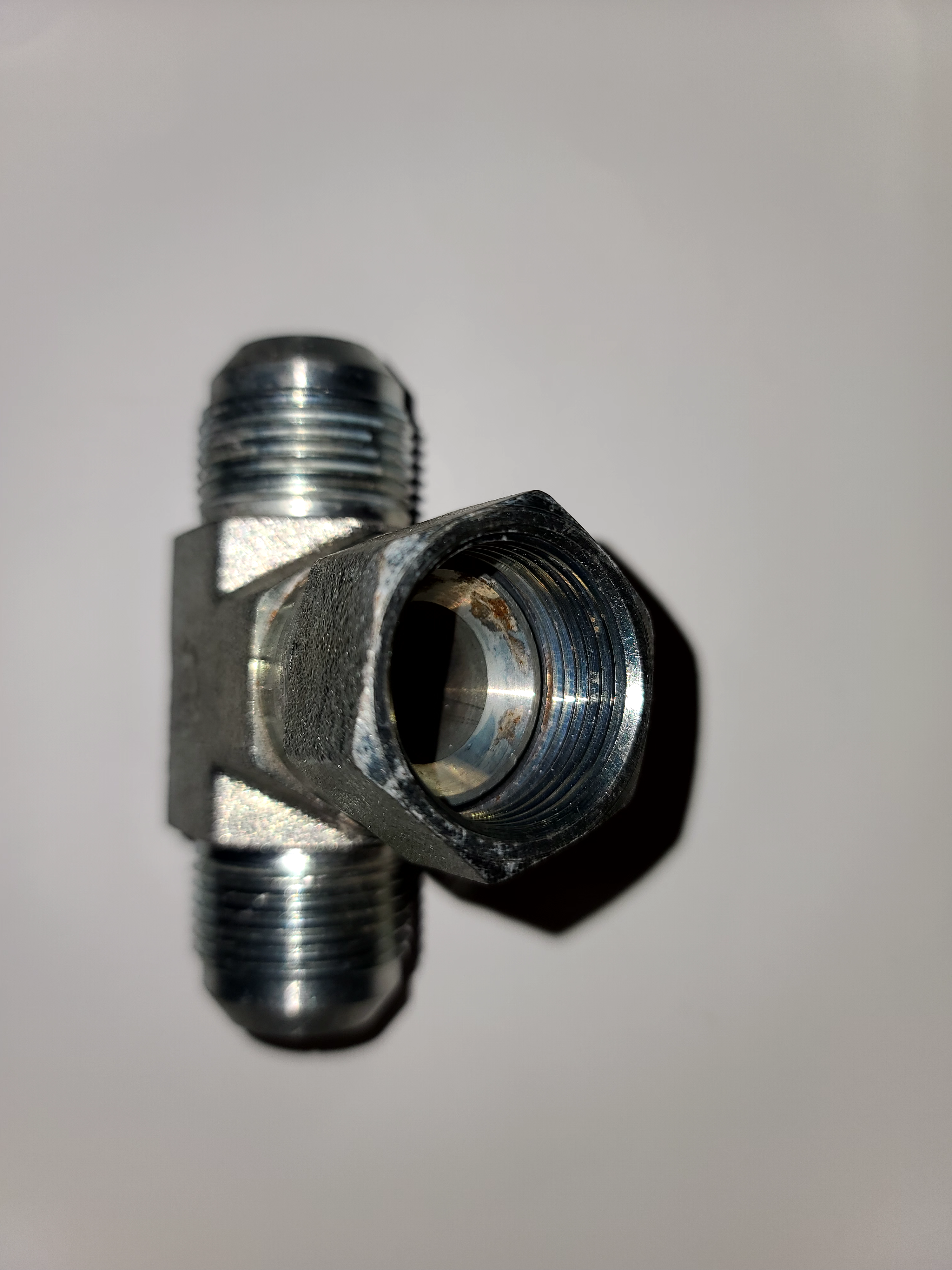 C5707X14X14X14 JIC Branch Swivel Tee