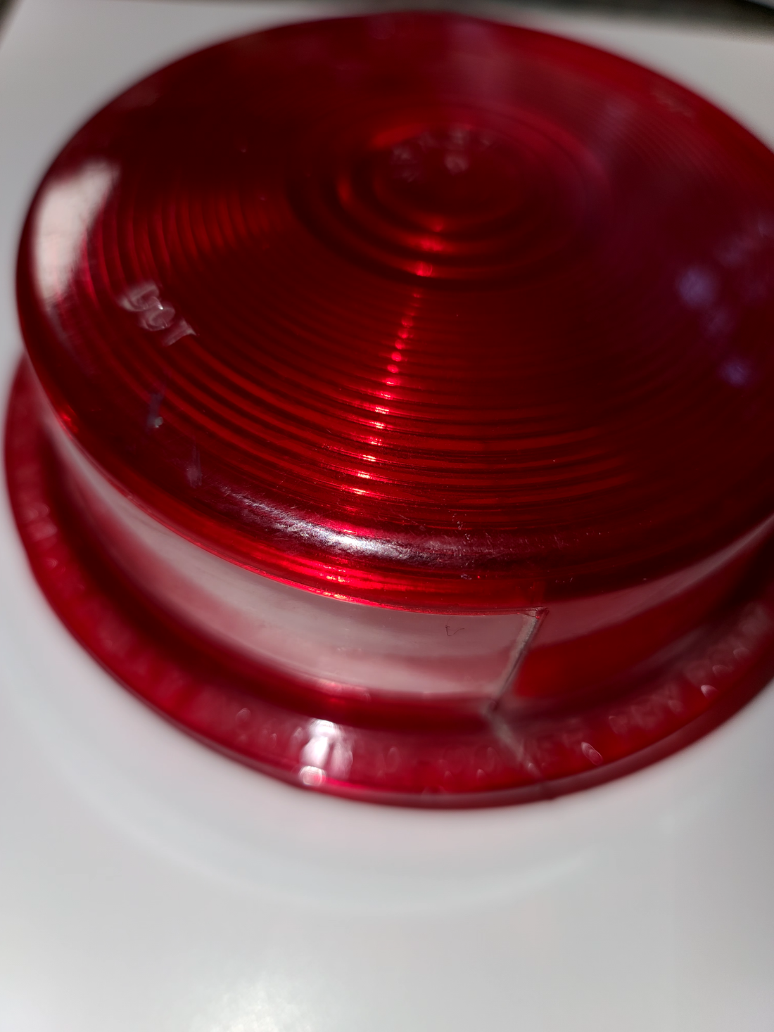 Betts 71L-222 Red Deep Lens w/License