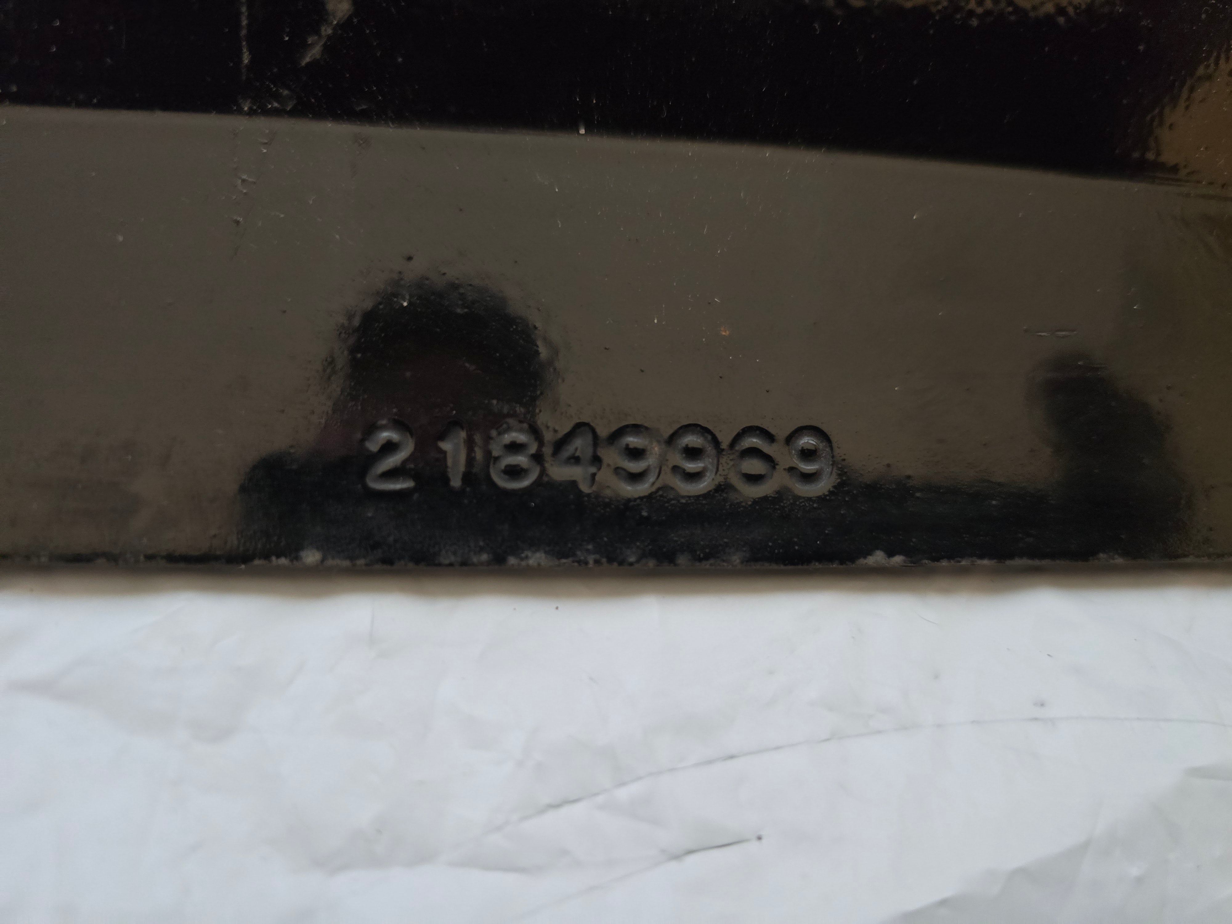 Volvo P/N | 21849969 VNL Fairing Support Bracket Factory Take-off