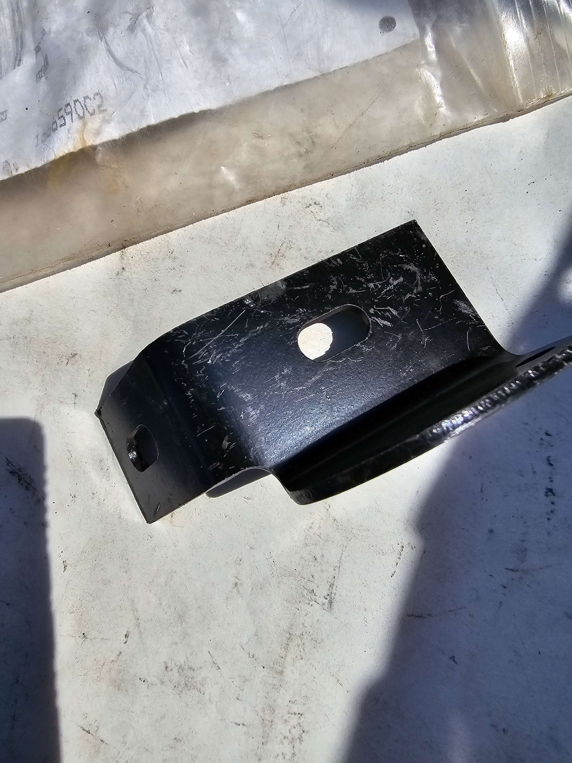 1666590C2 Bracket for Hood Stop Cable International
