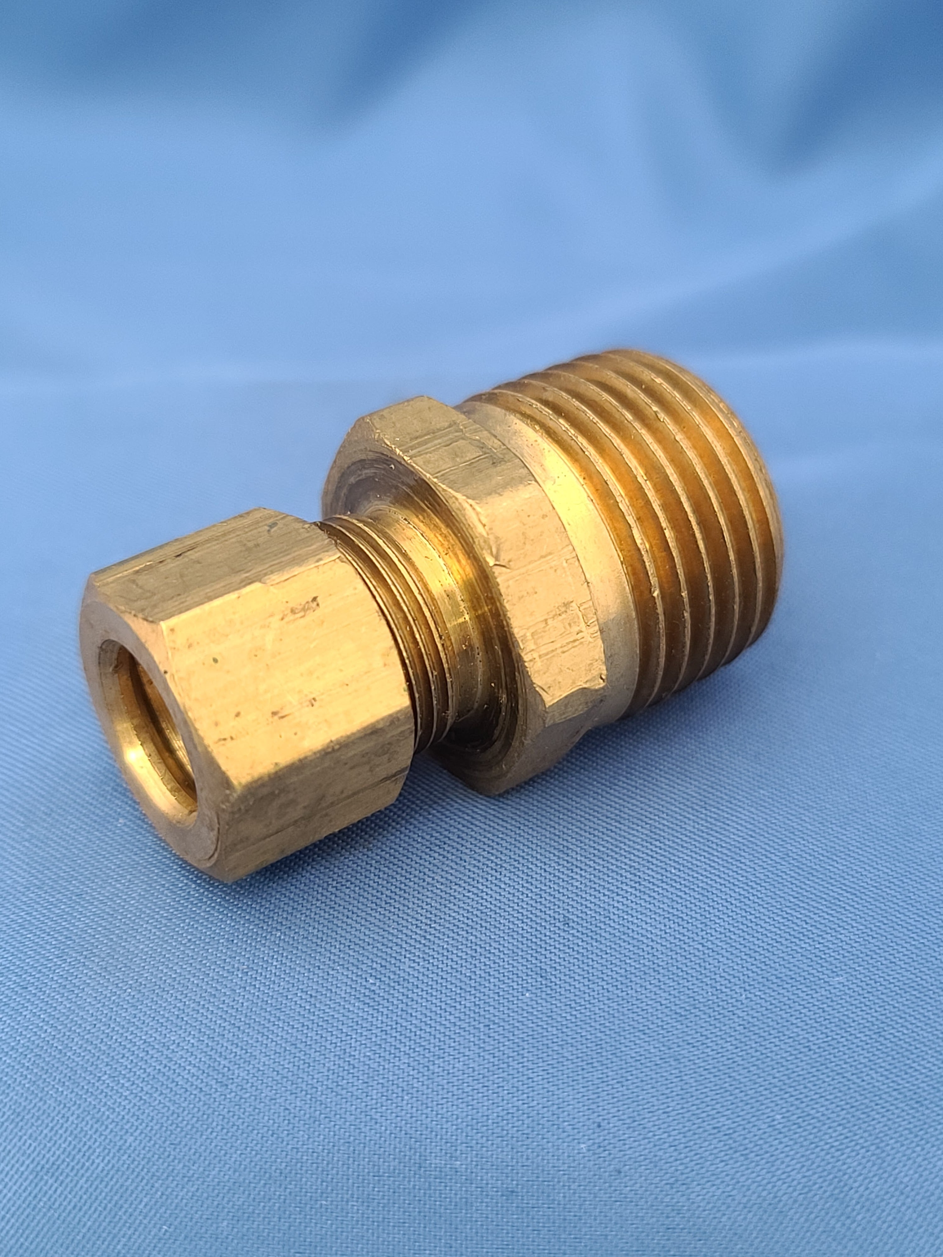 3/8" Brass Comp. Male Connector