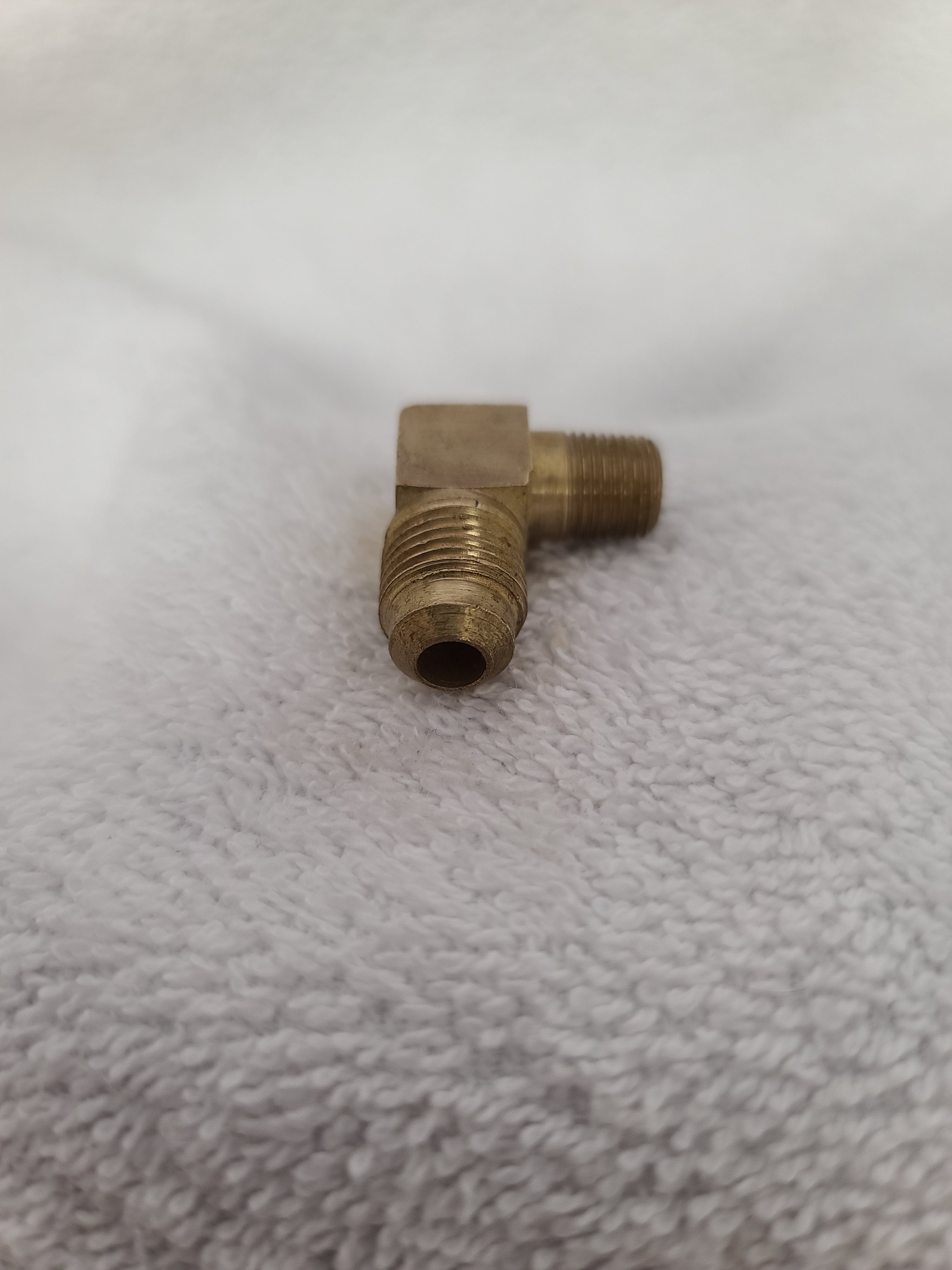 49x6x4 - 3/8 x1/4 - 90 Degree Brass Flare Elbow