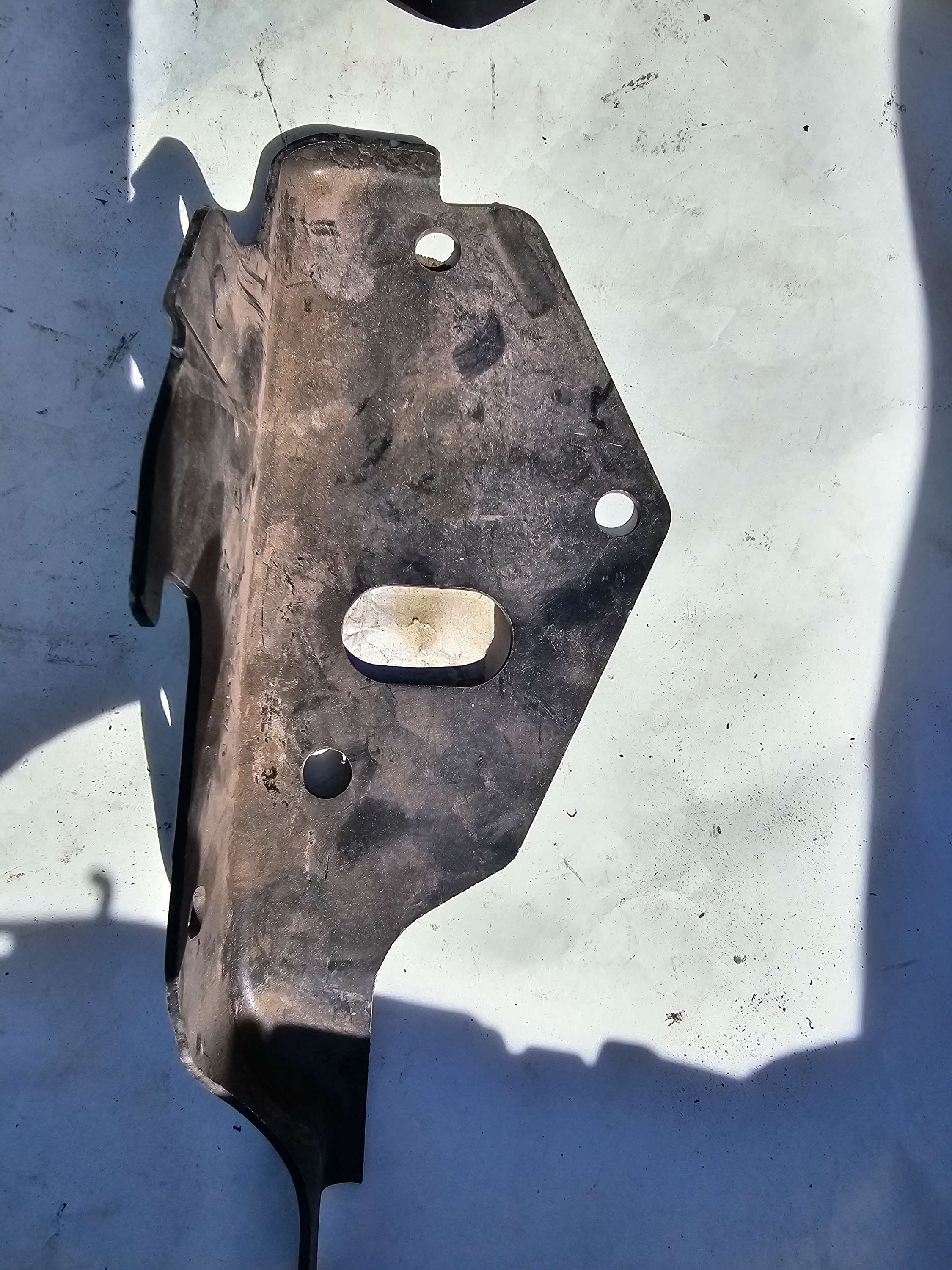12472870 Hood Hinge Passenger Side 1999 - 2007 General Motors