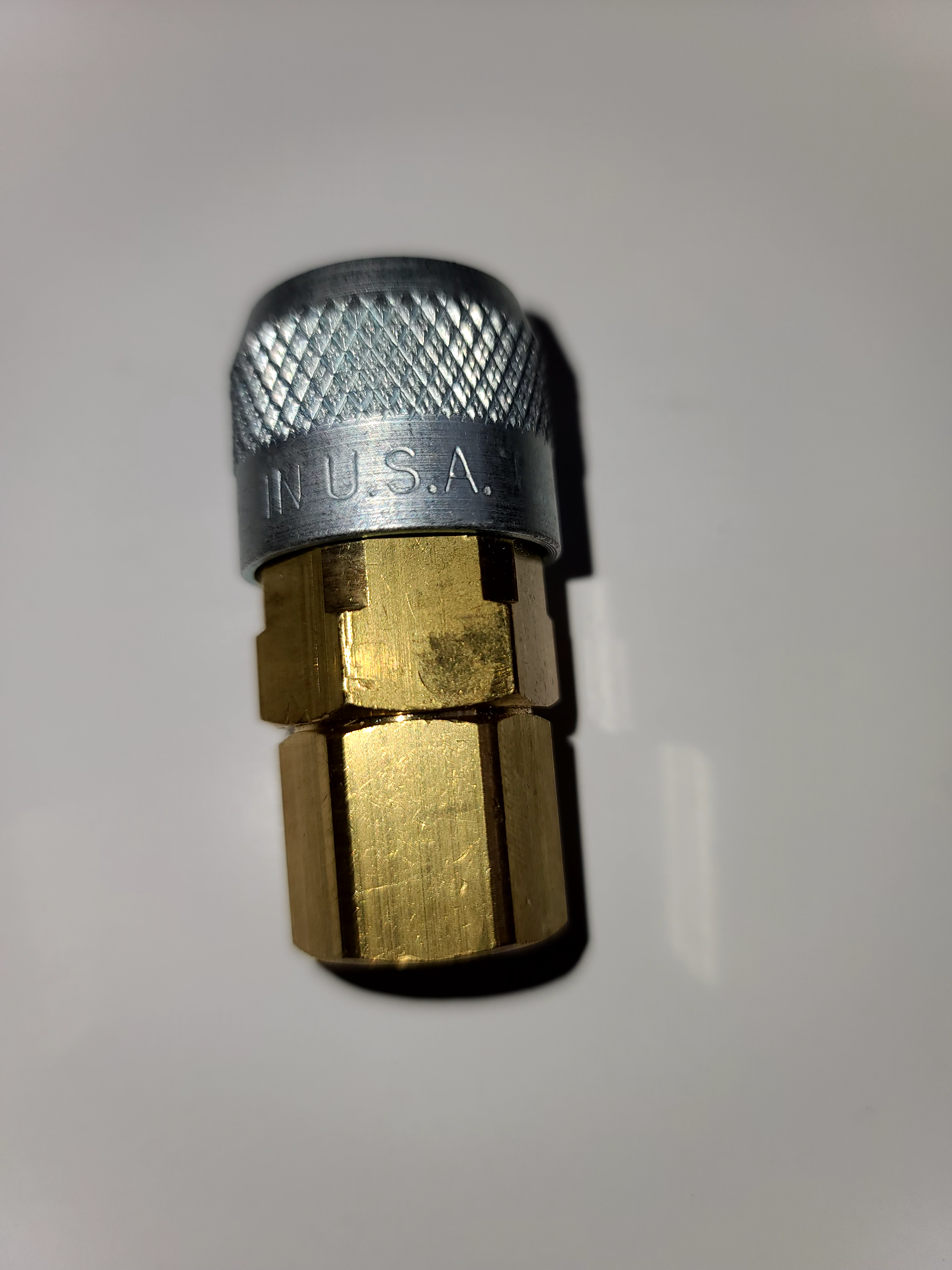 ARO 1/4 inch Air coupler 1/4 inch fpt