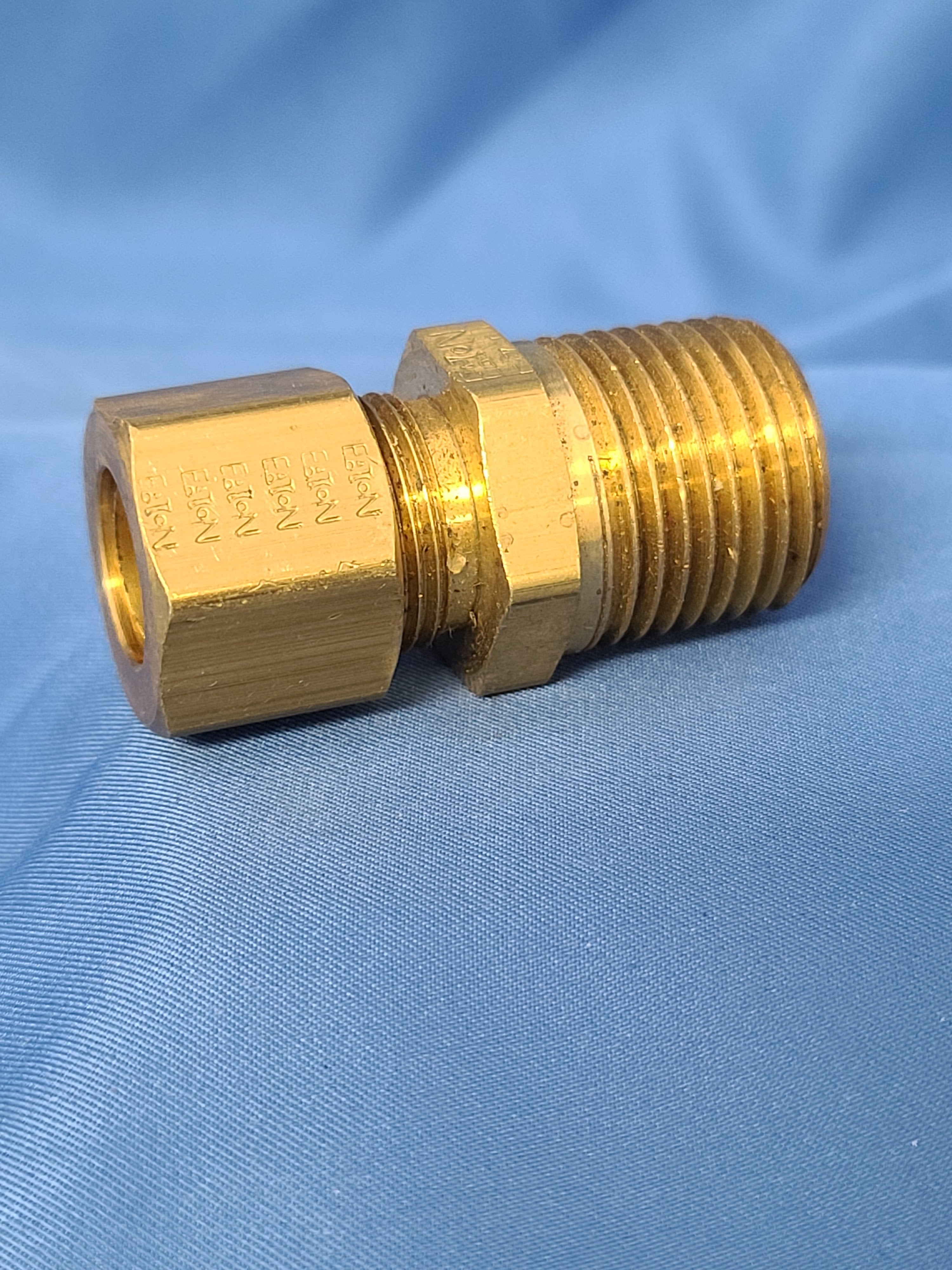 1/2" x 1/4" Brass Comp Con.