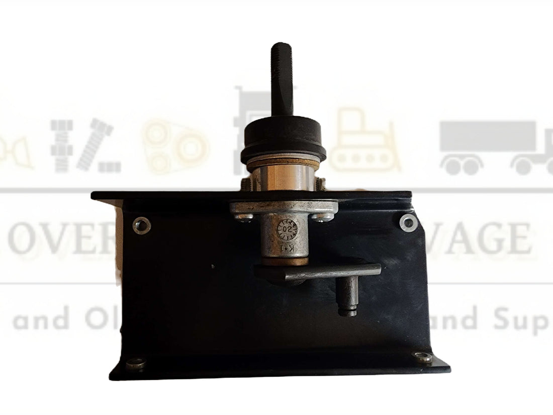 2002499C91 International W/S Wiper Idler w/Bracket