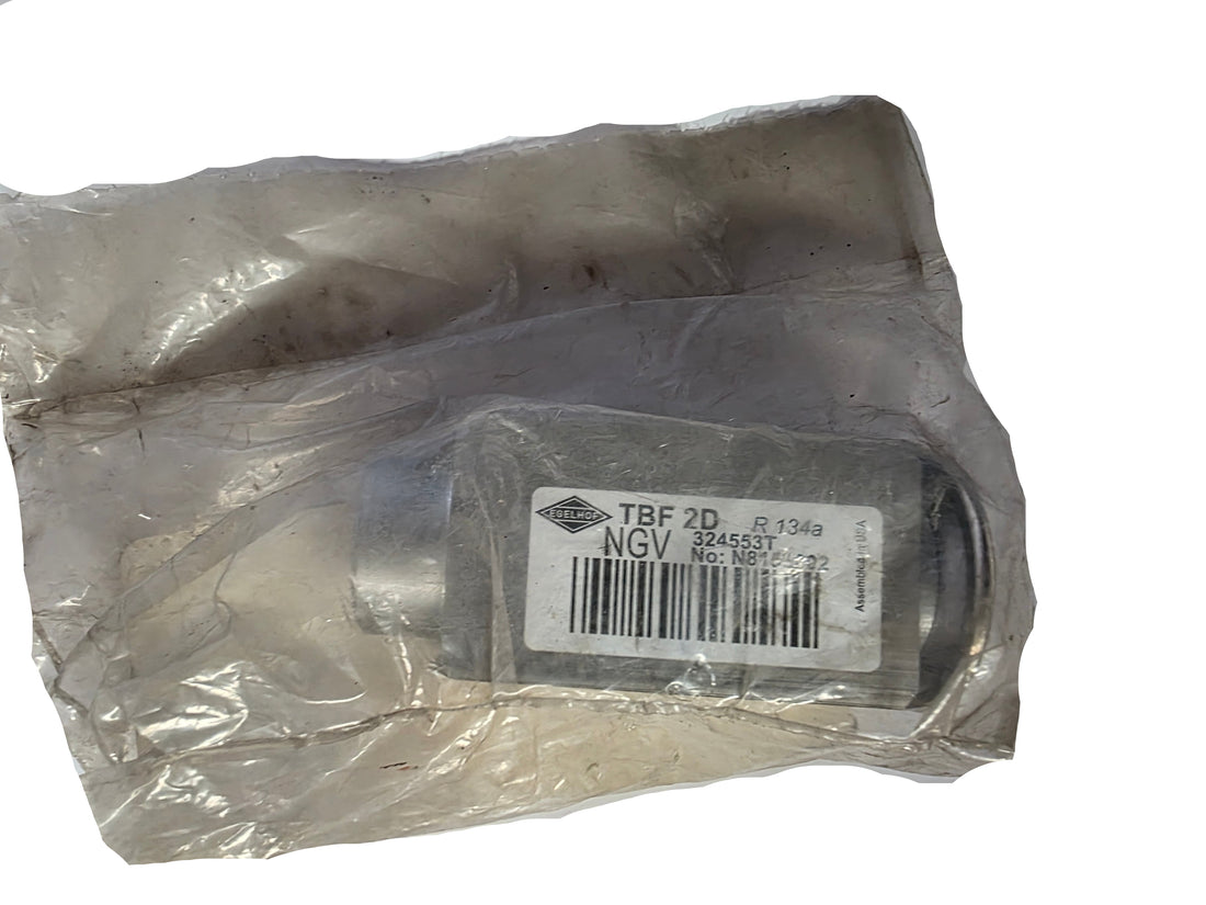 2512331C1 International Navistar 
A/C TXV Expansion Valve with Bypass 
(134A) in OEM Package