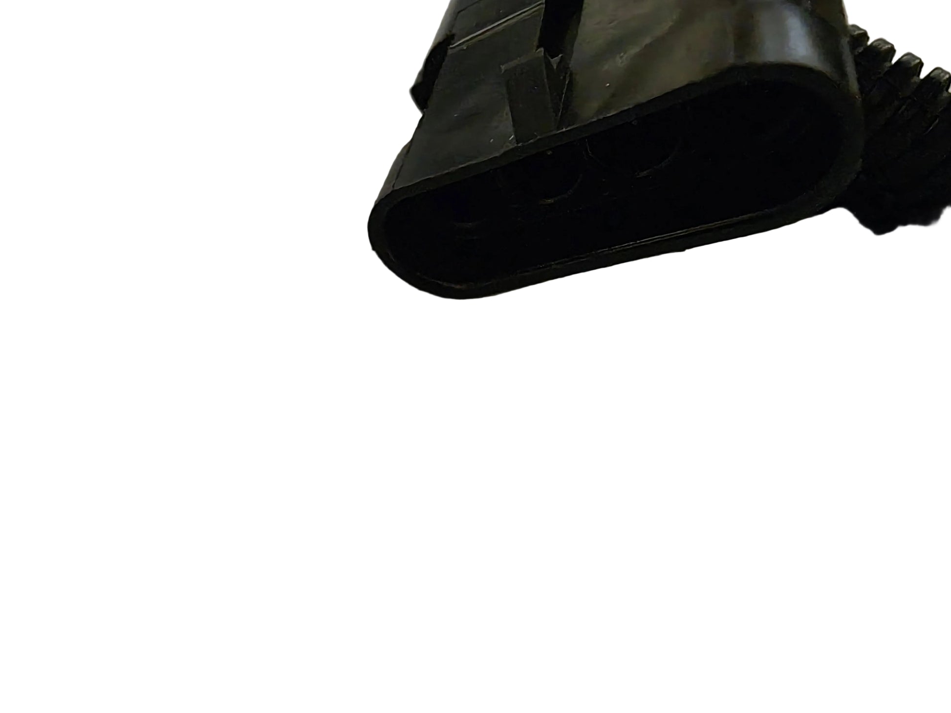 1674353C91 Harness Plug End View